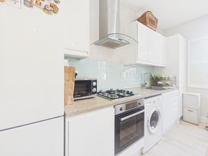 Kitchen- click for photo gallery